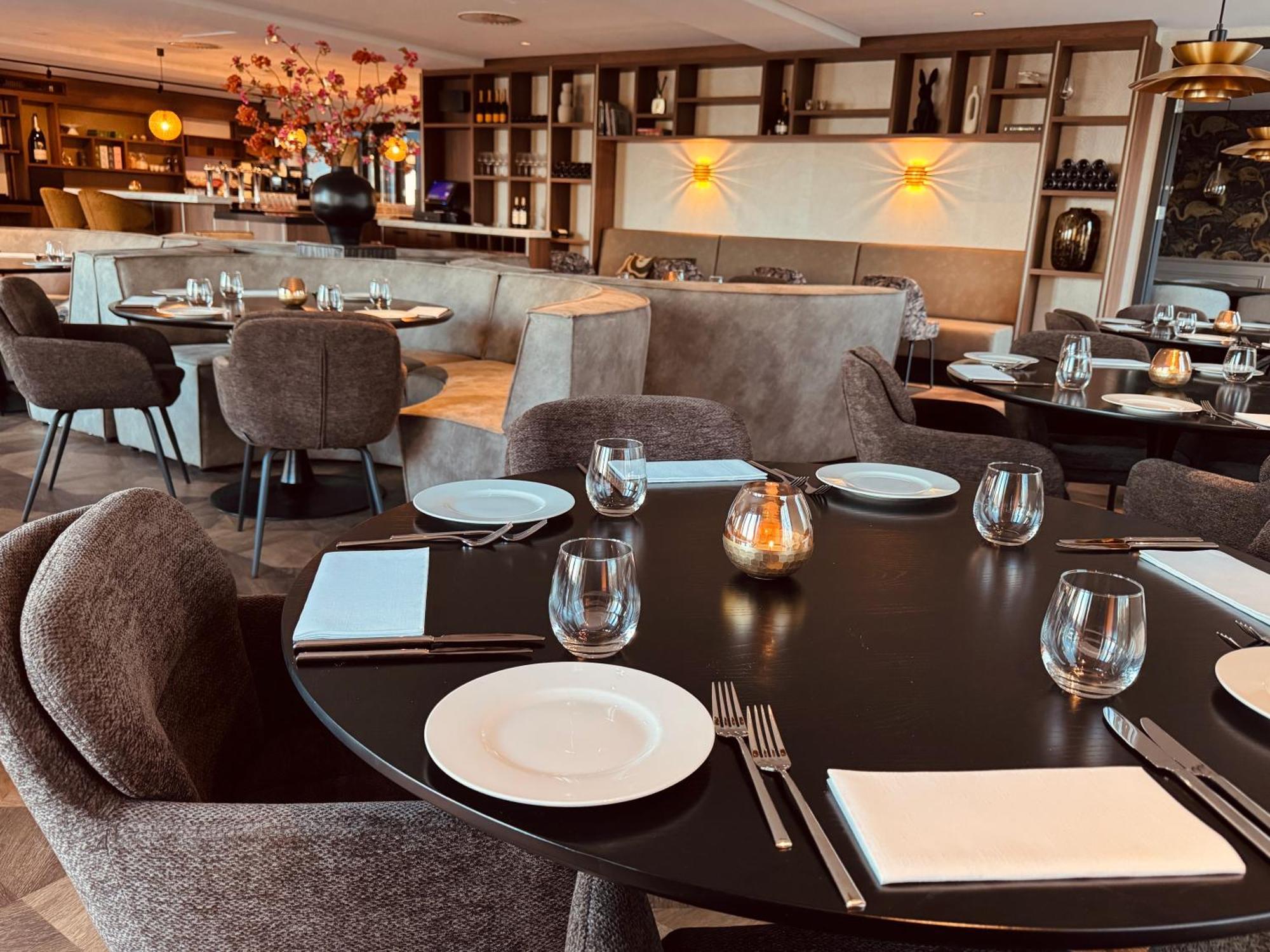 Eilandhotel Texel เดอค็อกส์ดอร์ป ภายนอก รูปภาพ Interior of the restaurant
